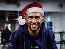 Боксёры поздравляют с Рождеством, шутка про допинг Джона Джонса — соцсети