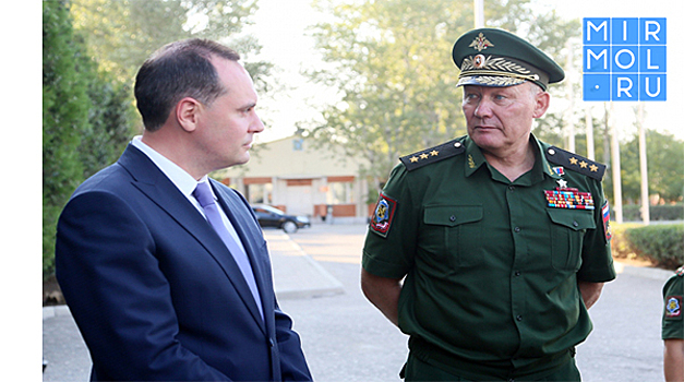 Артём Здунов и командующий войсками военного округа обсудили вопросы перебазирования Каспийской флотилии