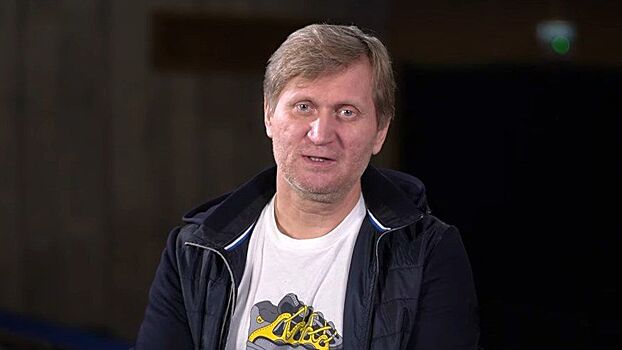 Андрей Рожков показал самое первое выступление «Уральских пельменей» на сцене в Высшей лиге КВН