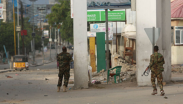 В столице Сомали прогремели два взрыва