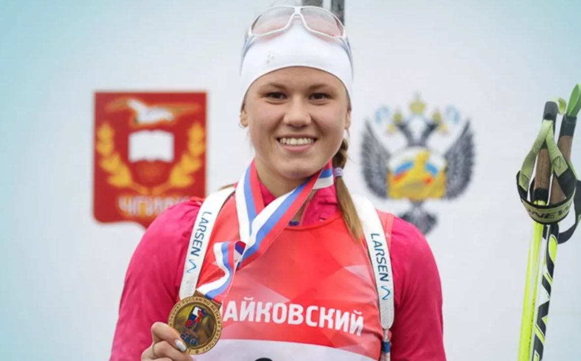Кристина резцова биатлон. Кристина резцова биатлон. Кристина резцова биатлонистка 2022. Мансийск. Резцова родители.