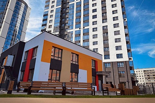 Детский сад на 80 мест в Октябрьском районе Новосибирска, построенный за счет застройщика, готовится к открытию