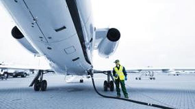 С начала года средняя цена на авиатопливо снизилась в РФ на 6,5%