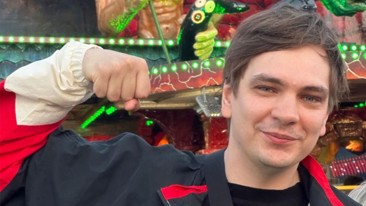 Рэпер Слава КПСС представил трек Медные трубы