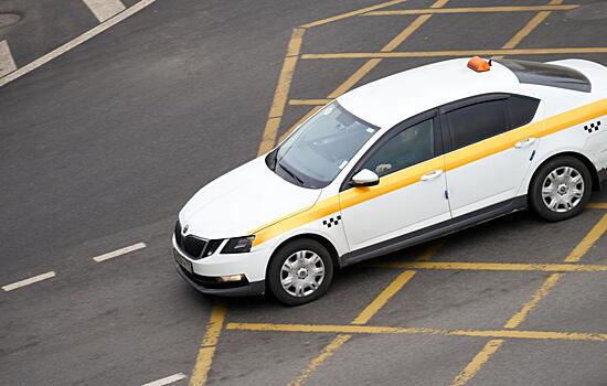 Требования о локализации такси не касаются аренды машин с водителями