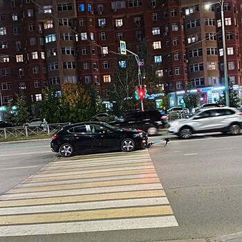 В Оренбурге на улице Салмышской в ДТП пострадал водитель электросамоката