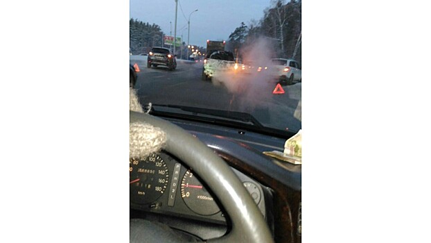 Из-за аварии у Академгородка пробка растянулась на 4,5 километра по Бердскому шоссе