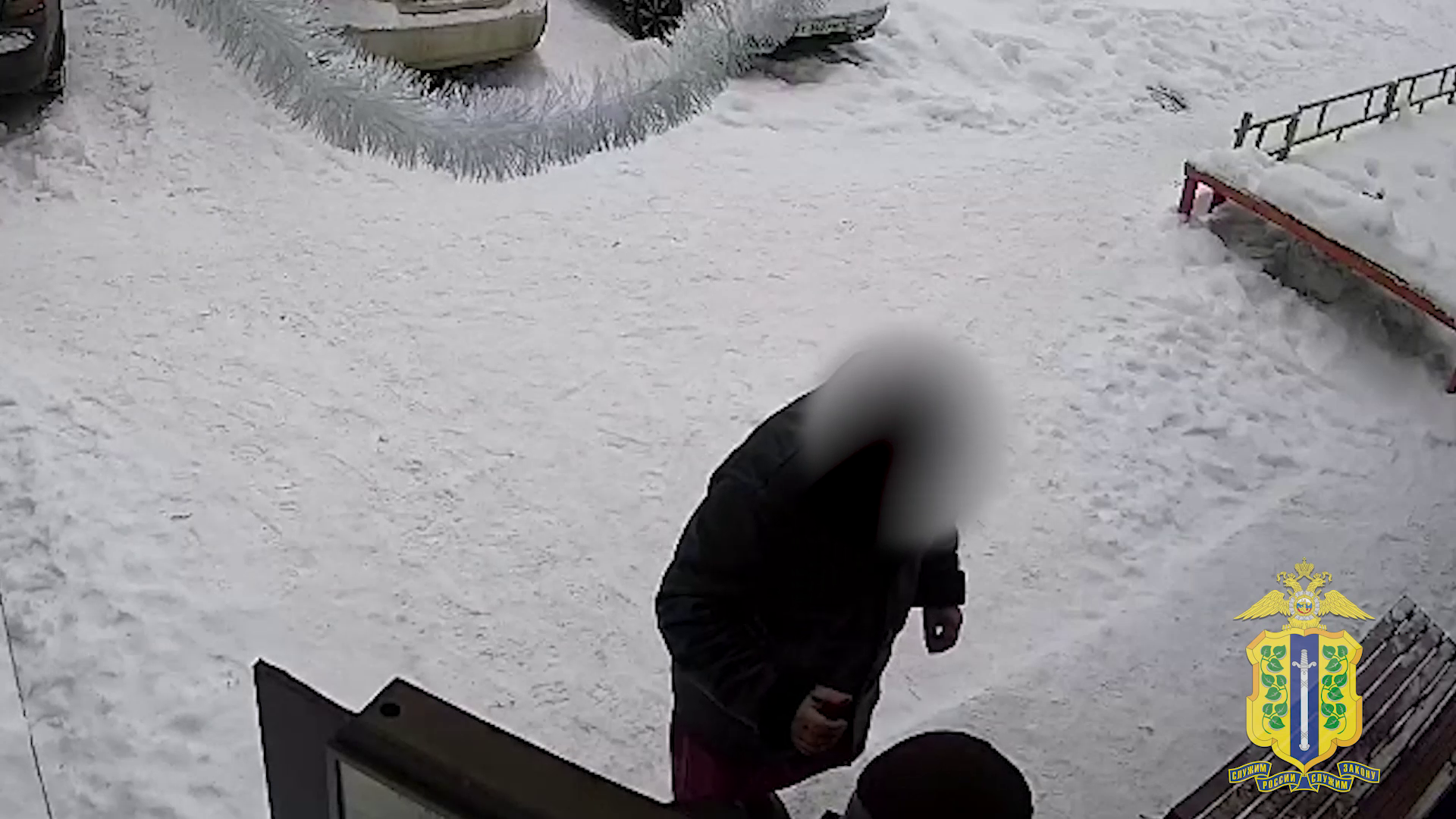 Грабитель, сорвавший с шеи мужчины золотую цепочку стоимостью 1 млн рублей, задержан полицией Липецка