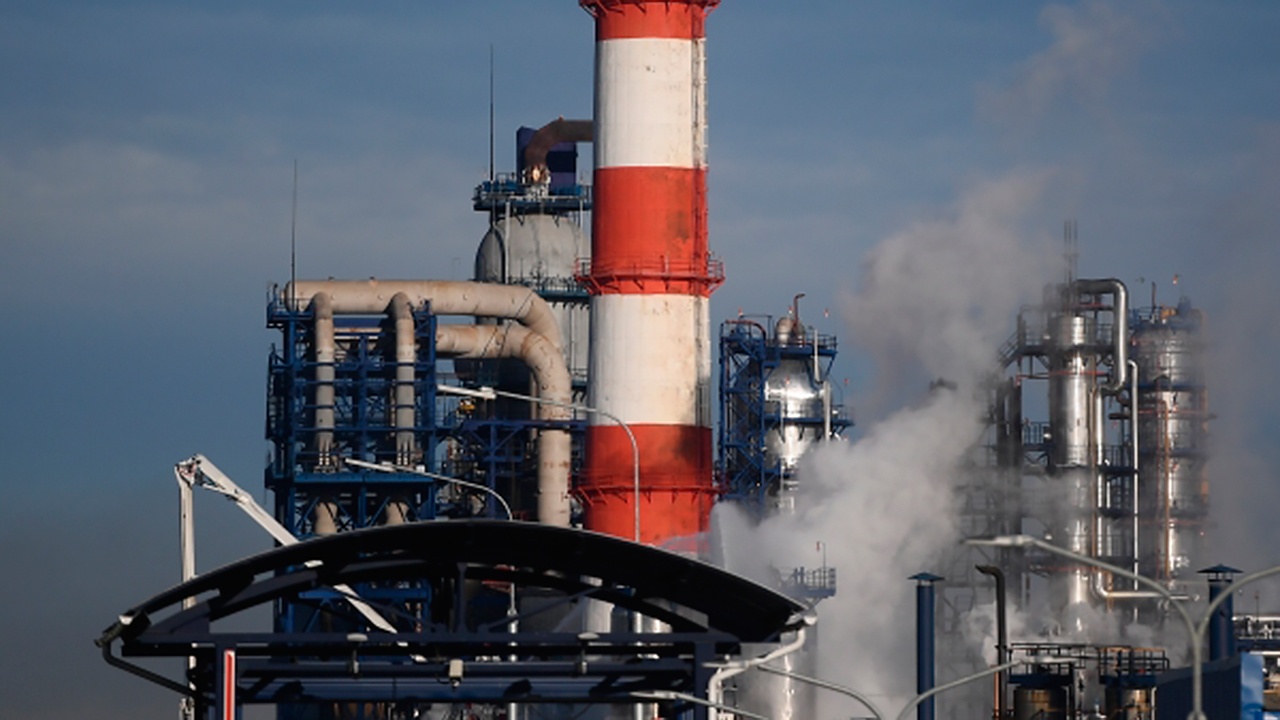 На Сызранском НПЗ загорелся переработчик нефтепродуктов из-за атаки БПЛА ВСУ