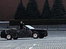 Кабриолет «Аурус» заметили на Красной площади