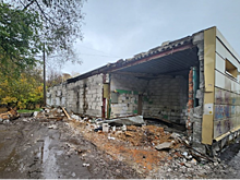На улице Генерала Тюленева демонтировали незаконную пристройку