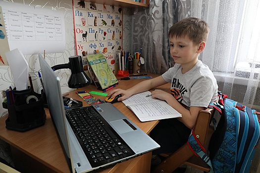 Нижегородским школьникам предлагают принять участие в онлайн-олимпиаде и профориентационных семинарах