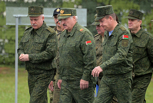 Лукашенко заявил, что Минск не собирается ни с кем воевать
