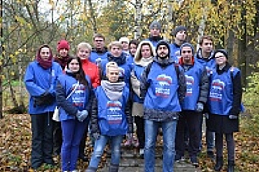 Партийцы Зеленограда провели акцию «Нам здесь жить» по благоустройству Парка Победы