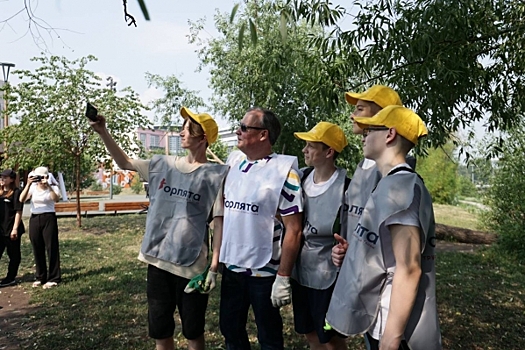 В Екатеринбурге «Орлята» устроили генеральную уборку набережной