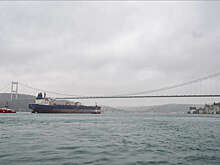 Шедшее в Болгарию 108-метровое судно остановилось в Босфоре