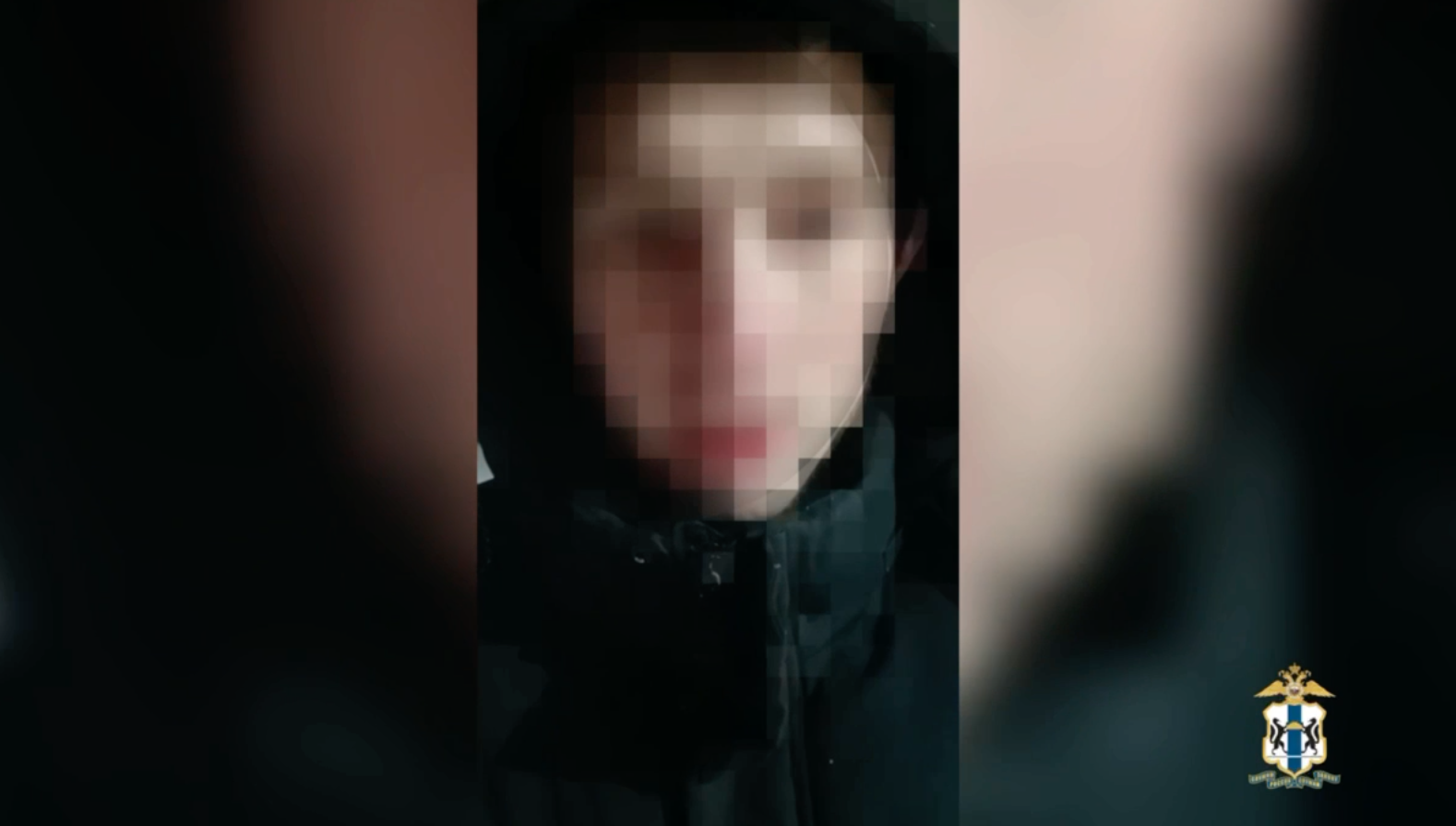 Новосибирские полицейские перехватили 17-летнего дроппера, который получил деньги пенсионерки в банке с крупой