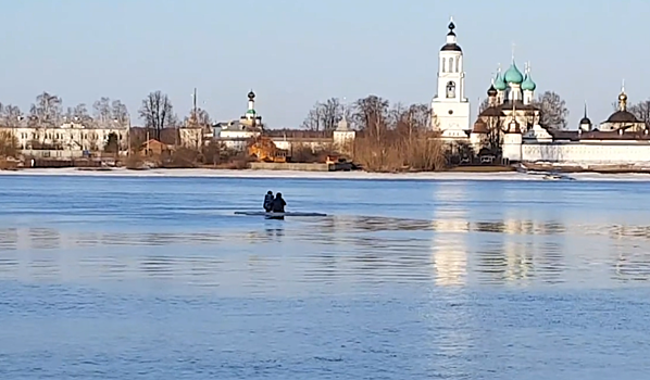 В Ярославле спасли двух детей, катавшихся по Волге на льдине