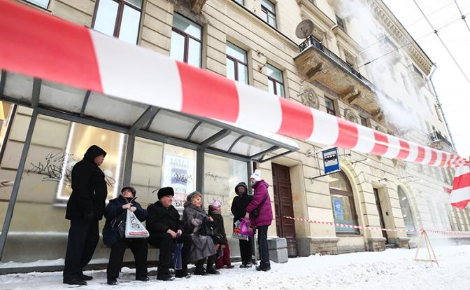 Везде весна, а в Питере — сезон игры со смертью