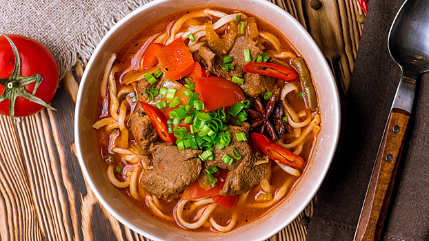 Лагман без правил: сытное блюдо из того, что есть дома