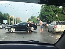 В Краснодаре Bentley столкнулся с микролитражкой