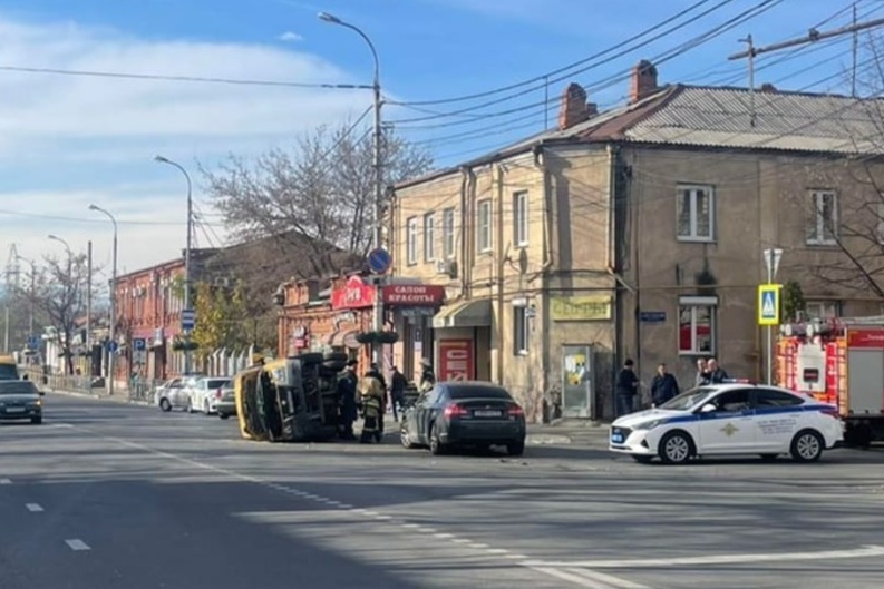 Два пассажира маршрутного такси пострадали в ДТП во Владикавказе