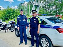 В Подмосковье полицейские помогли женщине с ребёнком, чья машина загорелась на шоссе Энтузиастов