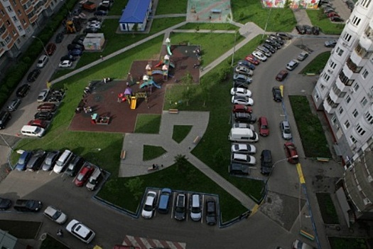 Во дворах Москвы появятся тротуары с повышенным бордюром