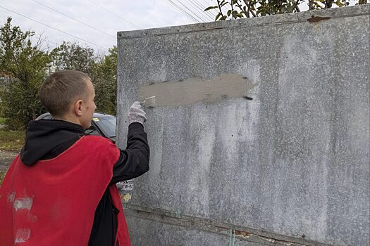 В Сеймском округе Курска закрасили 60 надписей с наркорекламой