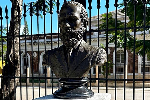 Бюст Чайковского открыли в старейшем театре Кубы