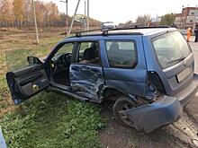 В Красноярском районе столкнулись Subaru и "двенадцатая"