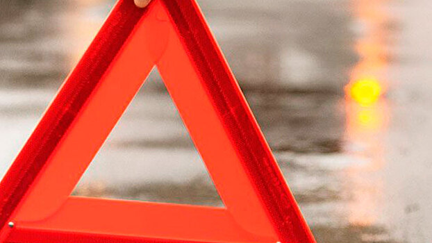 В Саратове после ночной аварии водитель скрылся в места ДТП