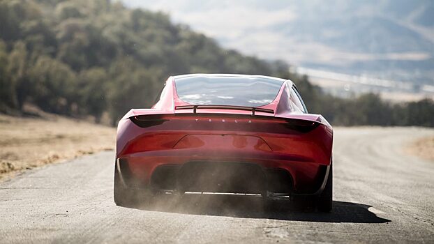 Илон Маск предложил создать летающие автомобили на базе спорткара Roadster
