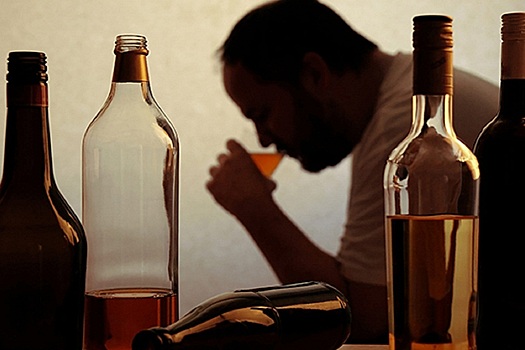 Нарколог Вашкин рассказал о симптомах алкоголизма