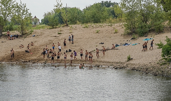 Волгоградцам напомнили о правилах безопасности у воды