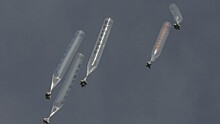 Южная Корея отправила в КНДР воздушные шары с листовками и флешками