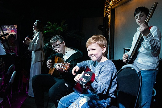 Как в Казани профессионалы помогают освоить сцену молодым музыкантам