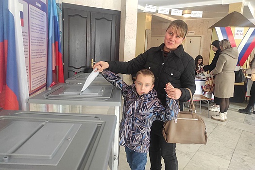 Мы отвоевали право голосовать: как в ЛНР проходят выборы президента РФ