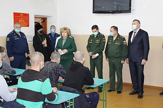 Ольга Гальцова посетила сборный пункт военного комиссариата региона в Сызрани