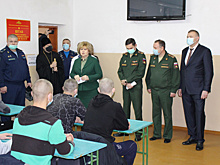 Ольга Гальцова посетила сборный пункт военного комиссариата региона в Сызрани