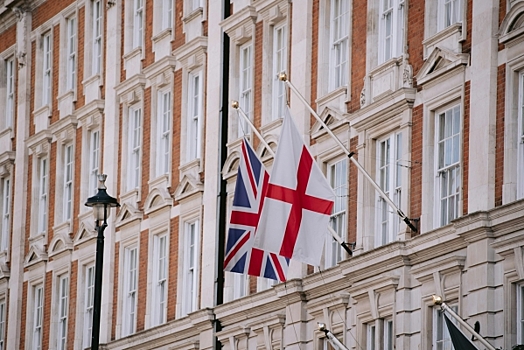 В Британии всполошились из-за старых пророчеств Ванги и Нострадамуса