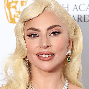 Стрижка или парик? Леди Гага удивила своим кардинальным преображением в видео для TikTok