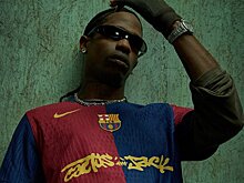 Винисиус и Камавинга встретились с рэпером Трэвисом Скоттом, у которого была коллаборация с «Барсой». Музыкант радовался победе каталонцев в майском класико