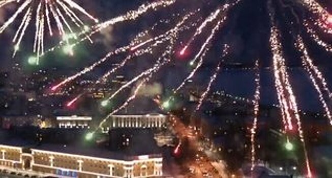 В Сети опубликовано видео праздничного салюта в Петрозаводске на День защитника Отечества