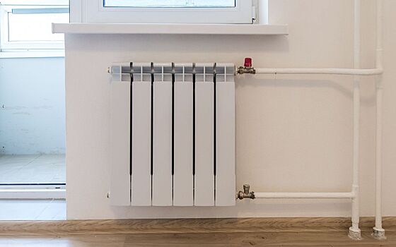 Москвичам объяснили, почему нельзя самостоятельно сливать воду из батарей