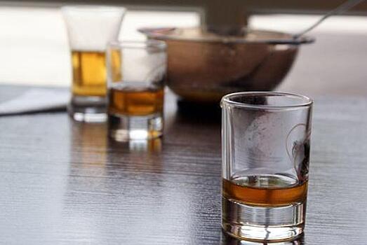 Как справиться с похмельем 1 января: шесть лайфхаков от калининградского терапевта 