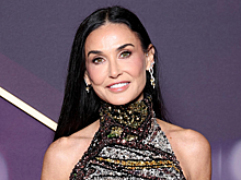 Пользователи Сети в восторге от внешнего вида 62-летней Деми Мур на премьере: фото