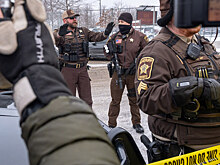 Разыгрался скандал из-за задержания миграционной службой четырёх детей