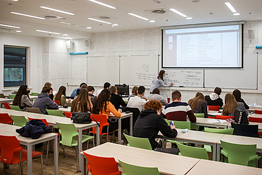 Все вузы России исключили из Болонской системы