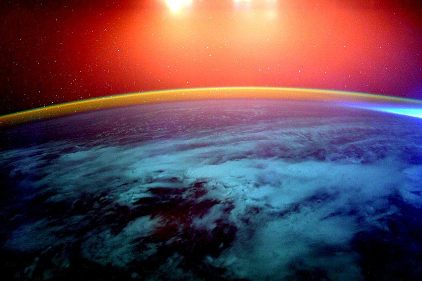Восход солнца с борта Международной космической станции
